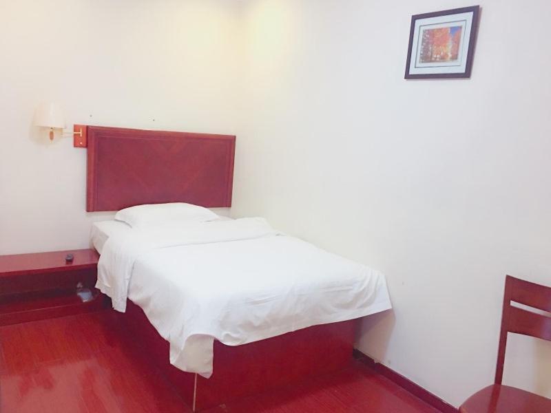 Greentree Inn Shanghai Pudong Airport Wild Animal Park Express Hotel Nanhui Exterior photo